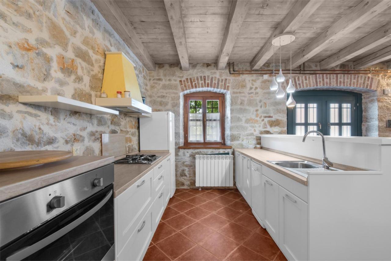 Villa Antonci-18, Pool, 3 Houses, Jacuzzi, Private Territory Antonci  Eksteriør billede