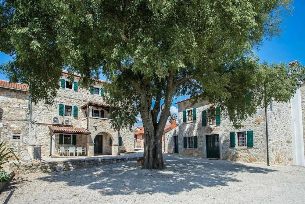 Villa Antonci-18, Pool, 3 Houses, Jacuzzi, Private Territory Antonci  Eksteriør billede