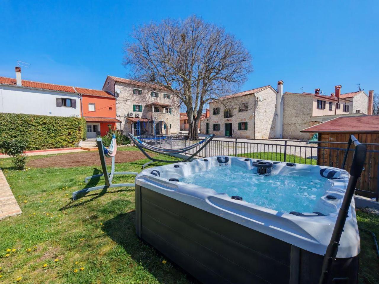 Villa Antonci-18, Pool, 3 Houses, Jacuzzi, Private Territory Antonci  Eksteriør billede